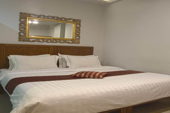 Room 12 of 41