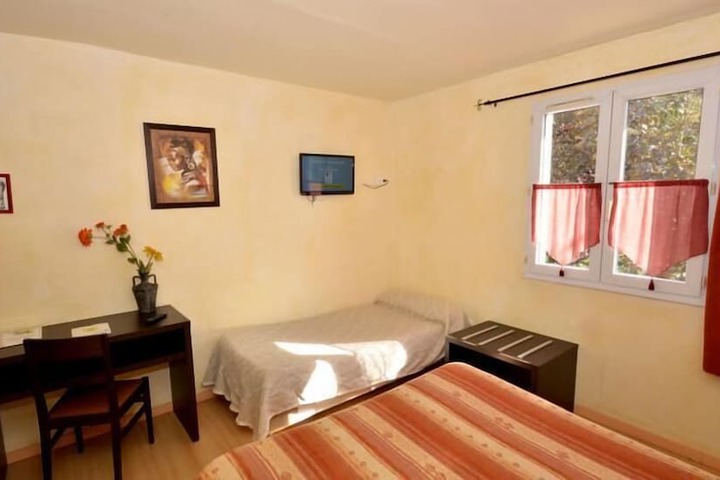 Room 5 of 25