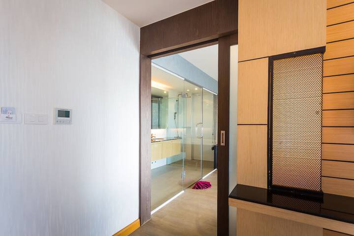 Room 25 of 97