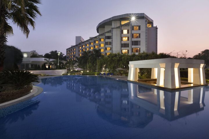 Hotel with Pool