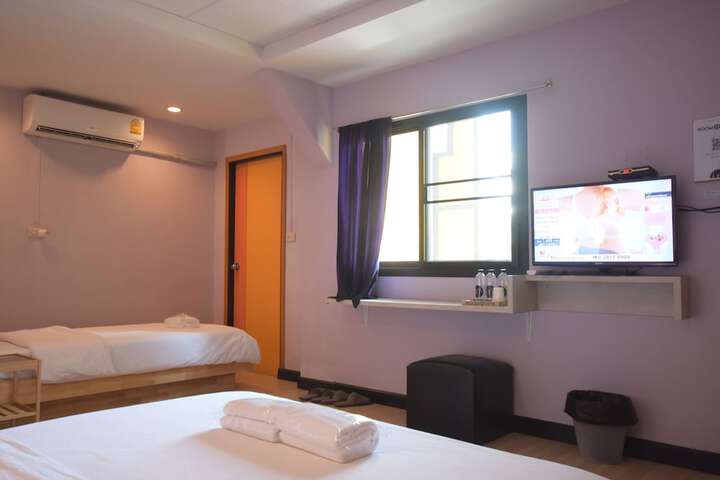 Room 18 of 49