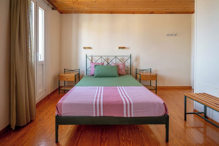 Room 10 of 42