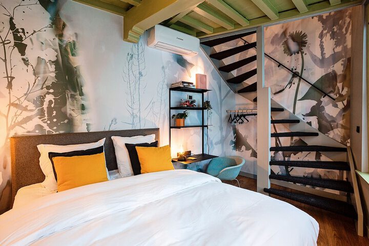 Room 8 of 28