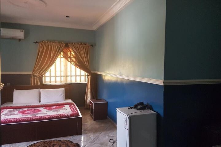 Room 13 of 21