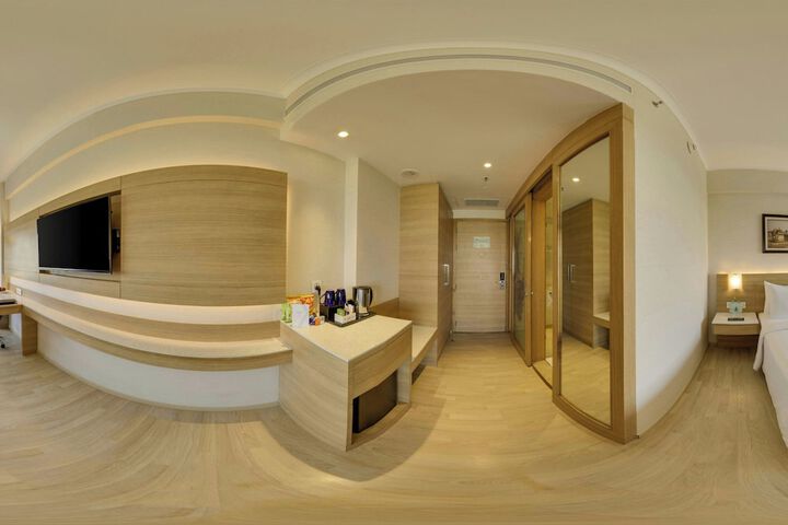 Room 12 of 52