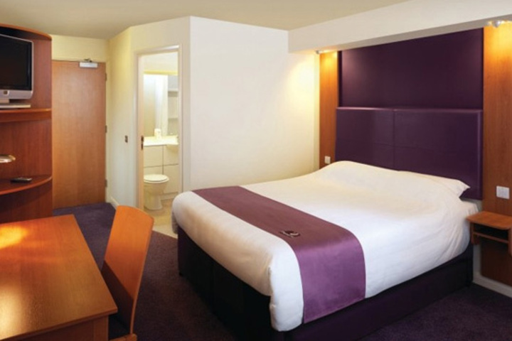 Room 2 of 5