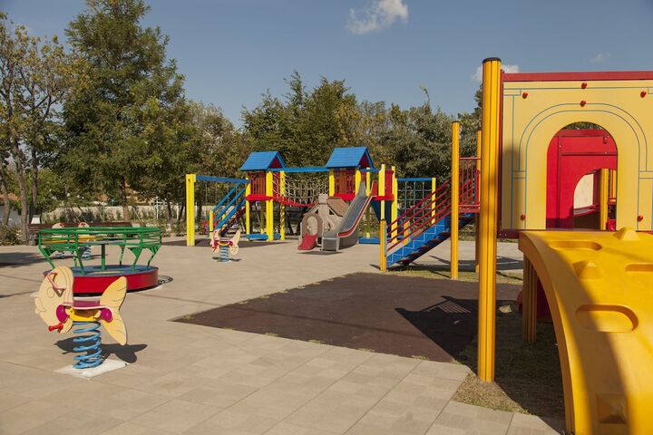 Children's play area - outdoor