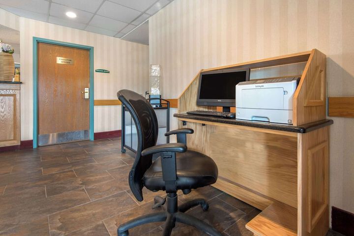 Business Center 38 of 39