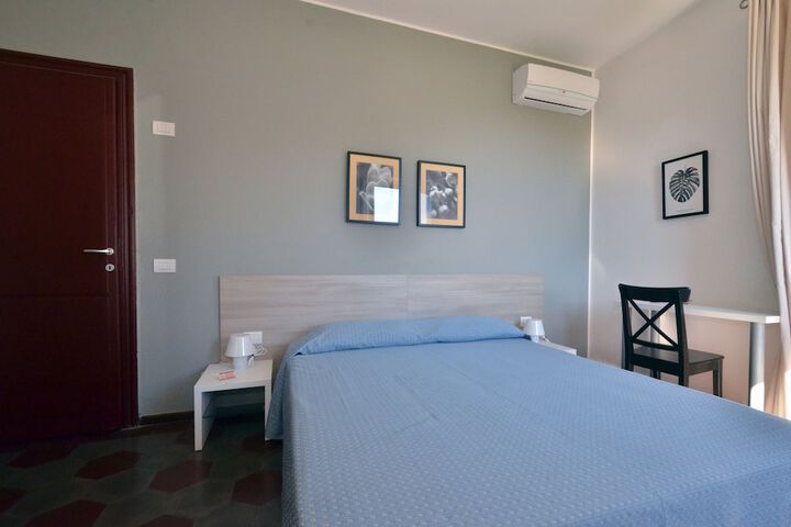 Room 8 of 49