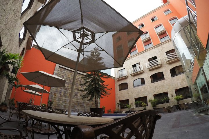 Pools & Facilities