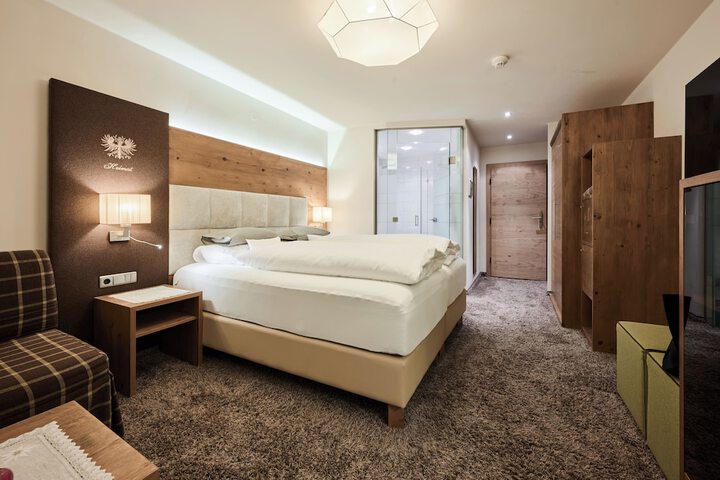 Room 12 of 90