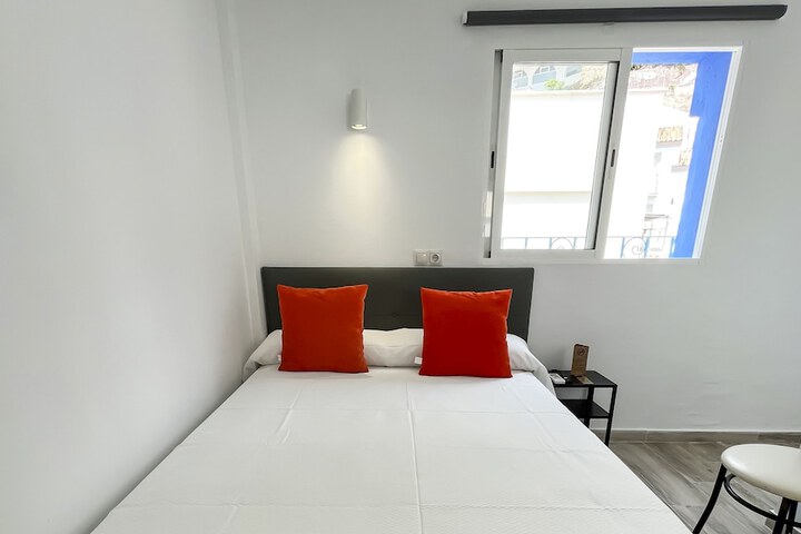 Room 6 of 48