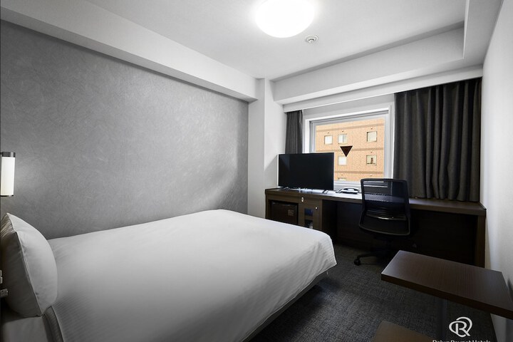Room 3 of 22