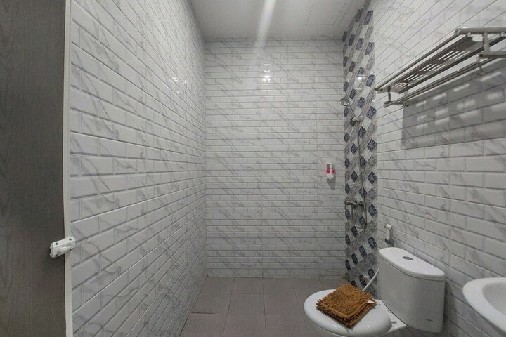Room 5 of 36