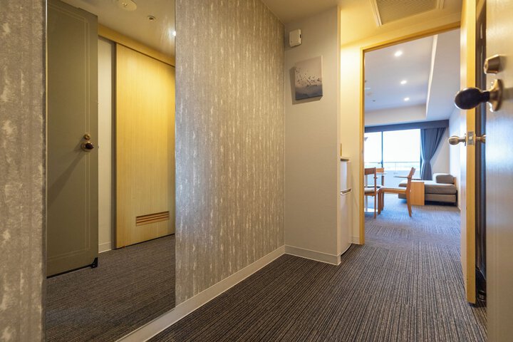 Room 25 of 82