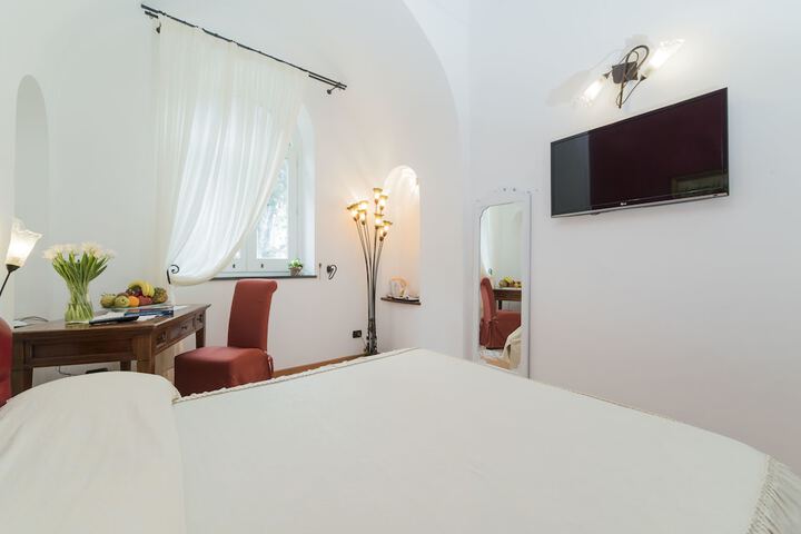 Room 18 of 221