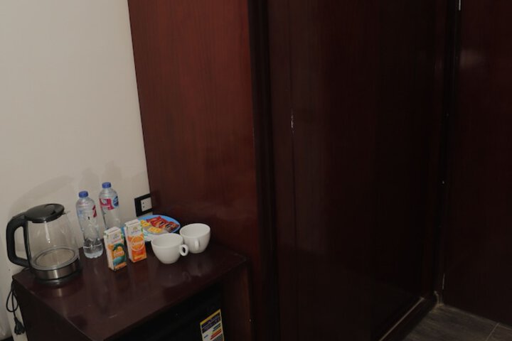 Room 10 of 109