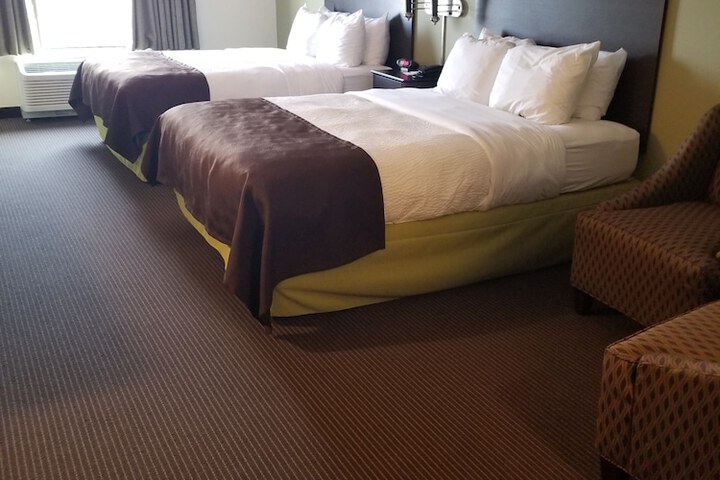 2 Queen Beds Executive Room (8 of 9)