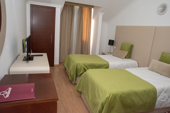 Room 13 of 35