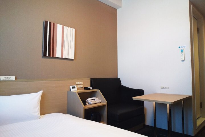 Room 5 of 35