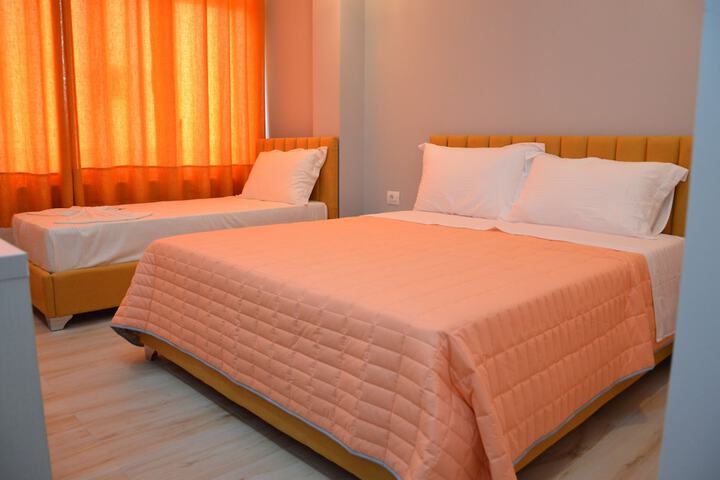 Room 4 of 62