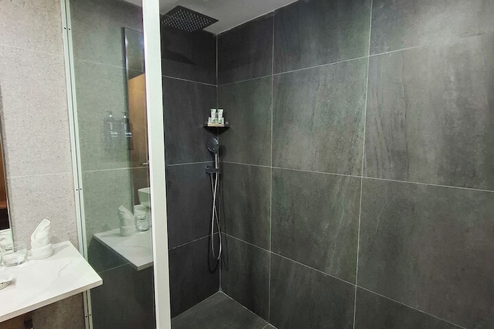 Room 29 of 120