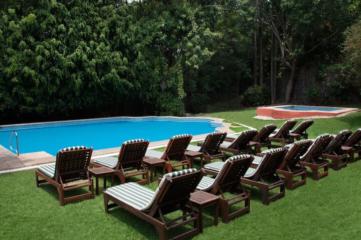 Hotel Pool