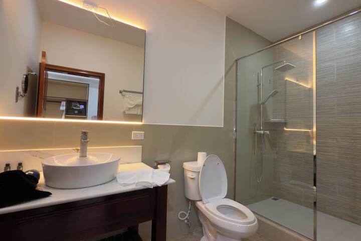 Room 160 of 272
