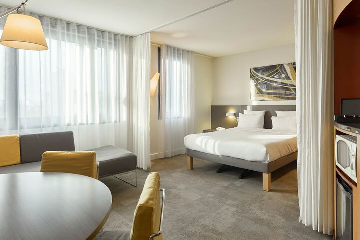 Room 12 of 30