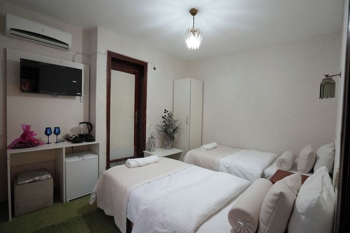Room 6 of 62