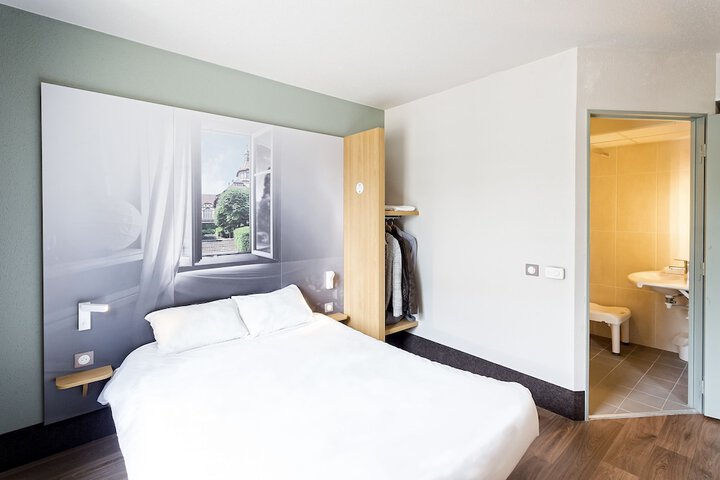 Room 7 of 42