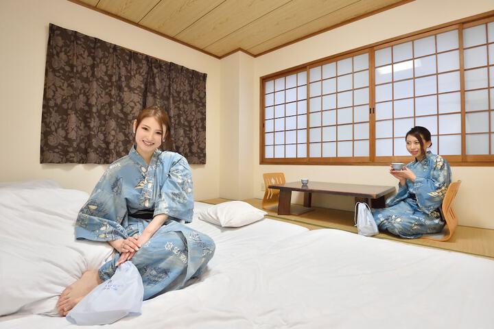 Room 7 of 25