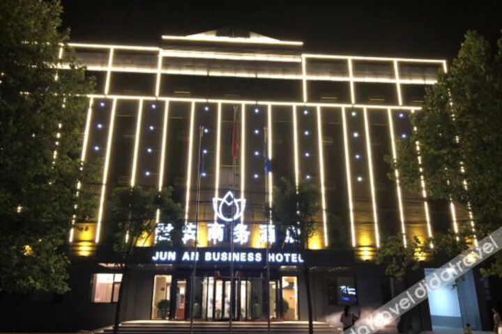 Junan Business Hotel