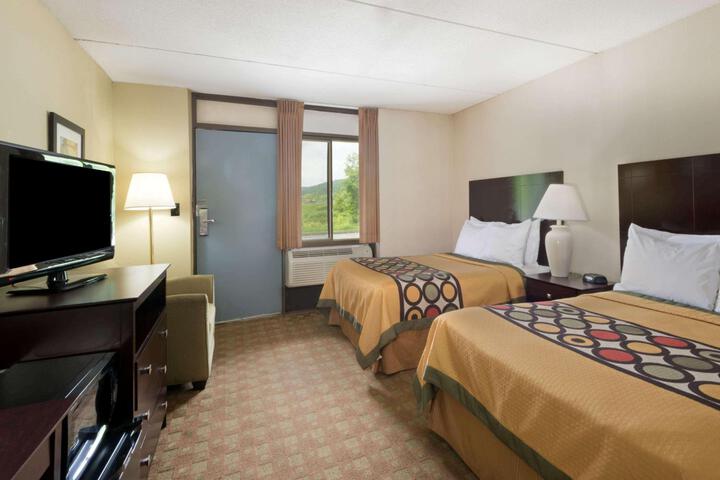 2 Double Beds (1 of 7)