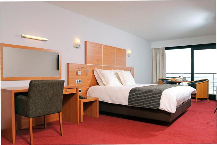 Room 4 of 56