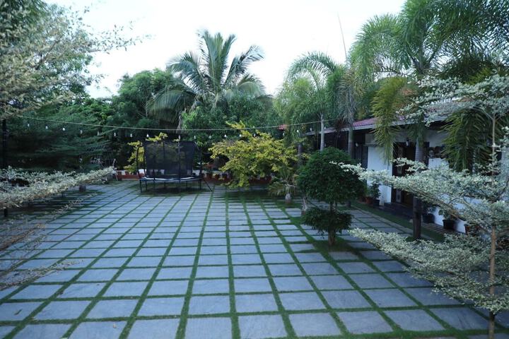 Hotel Exterior 128 of 138