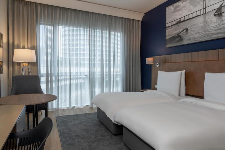 Room 85 of 309