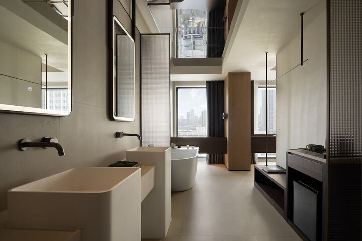 Room 40 of 64