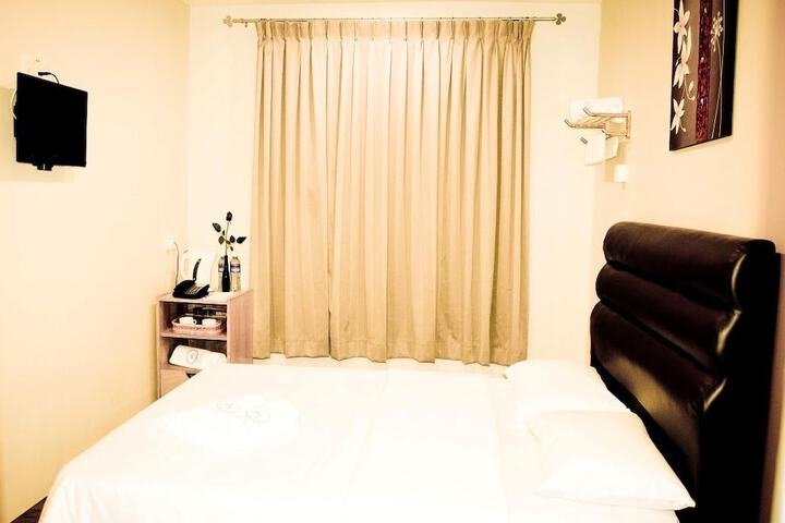 Room 3 of 12