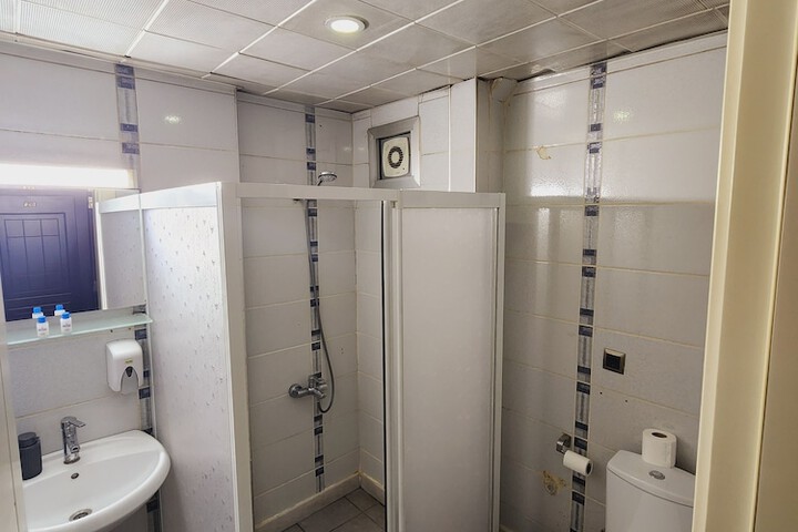 Room 8 of 8