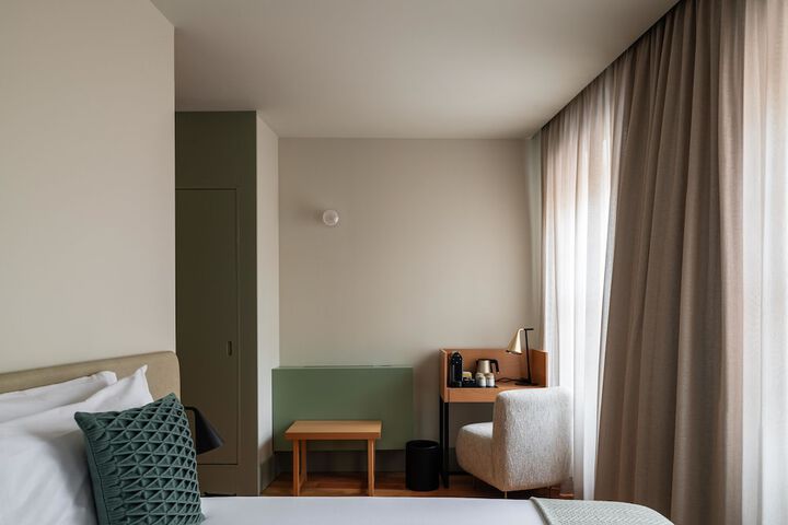 Room 28 of 109
