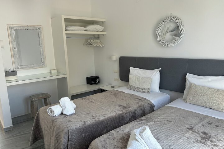 Room 47 of 165