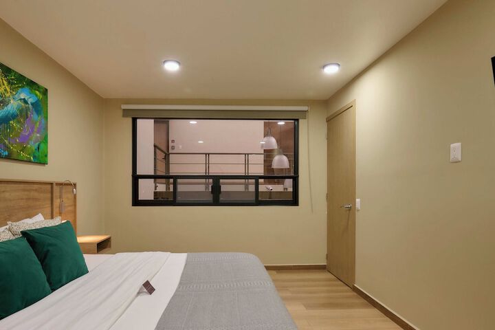 Room 19 of 34