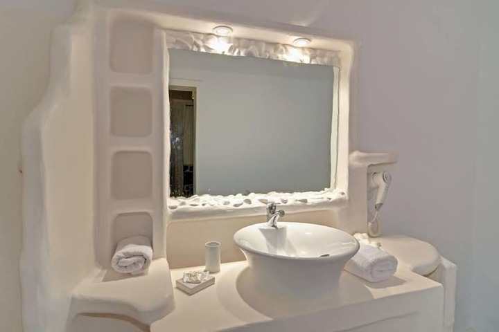 Room 15 of 27
