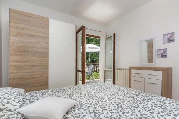 Amazing Home in Porec With Wifi and 2 Bedrooms