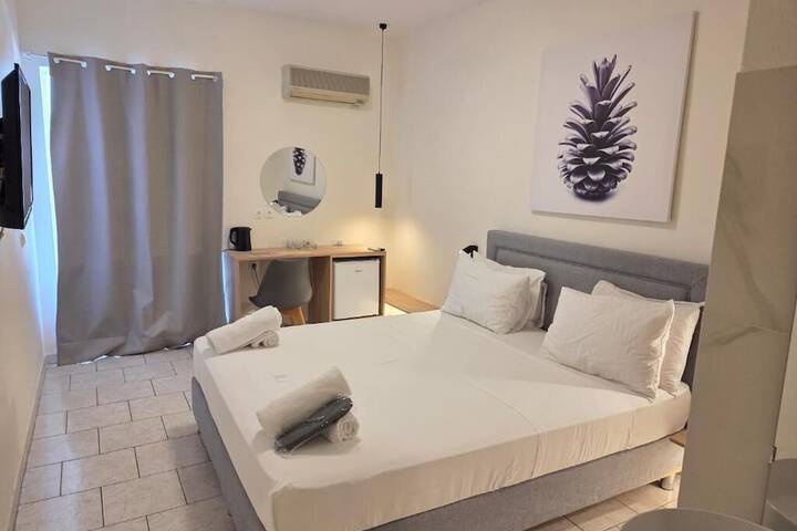 Room 3 of 25