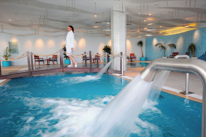 Pool Hotel
