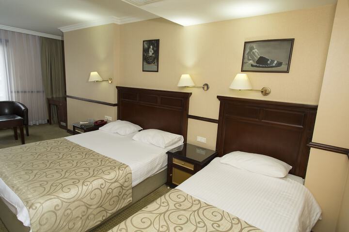 Room 49 of 114