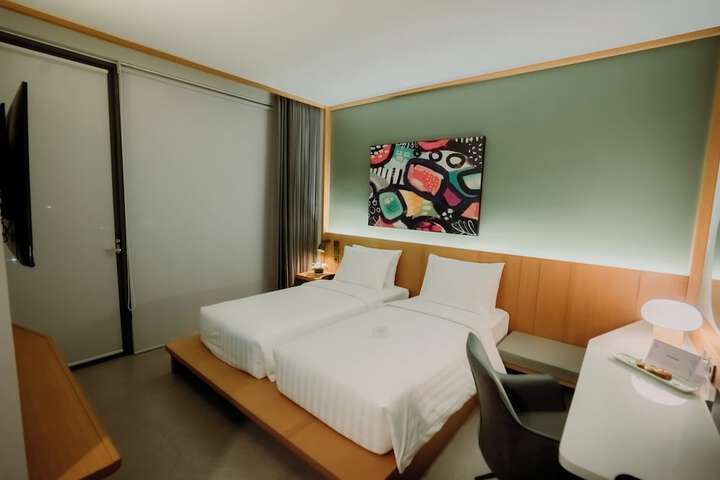 Room 13 of 48