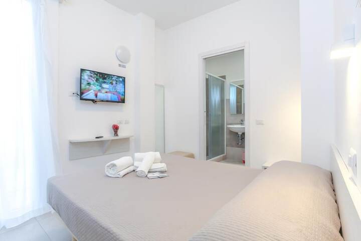 Room 16 of 38